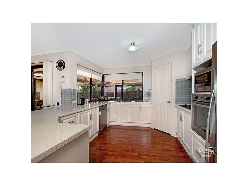 98 President Avenue, Andrews Farm SA 5114