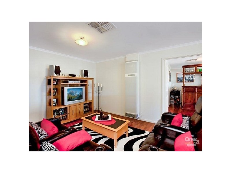 98 President Avenue, Andrews Farm SA 5114