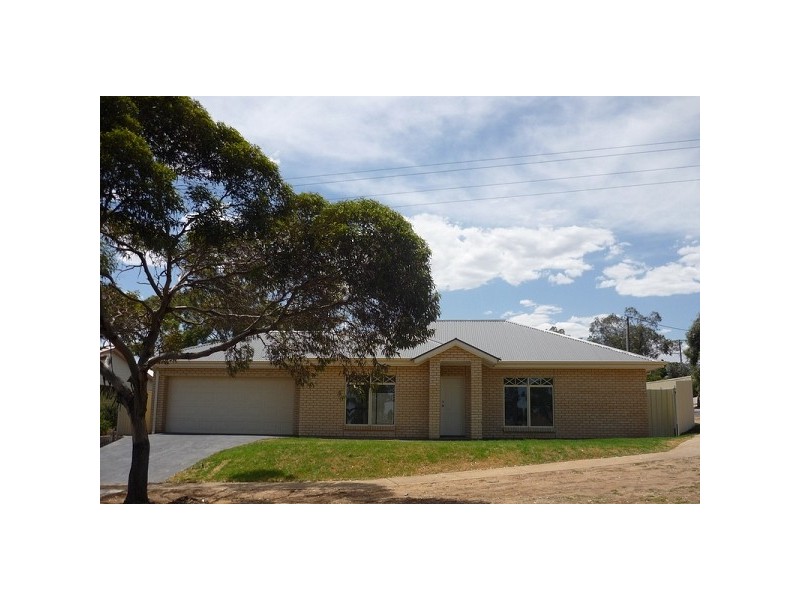 8 Amber Avenue, Clearview SA 5085