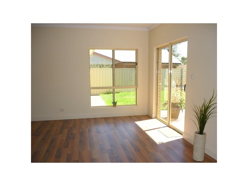 8 Amber Avenue, Clearview SA 5085