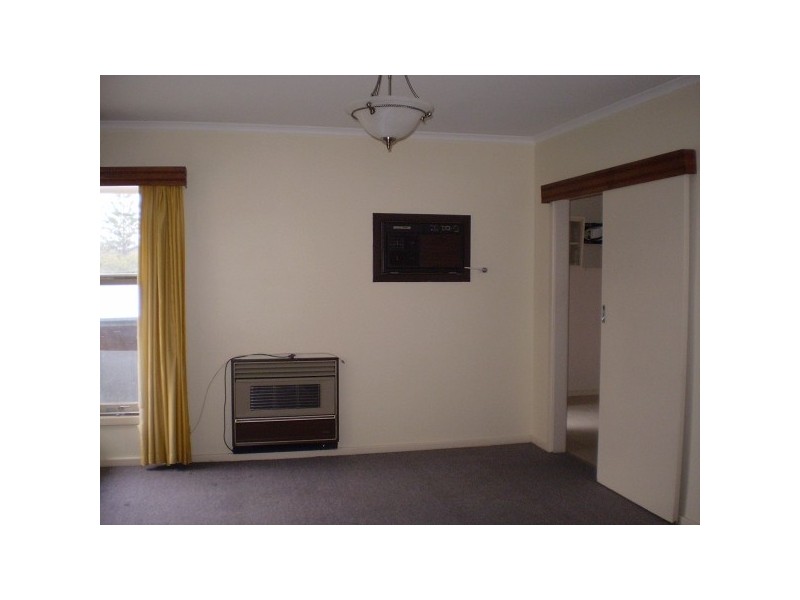 7 Kym Avenue, Valley View SA 5093