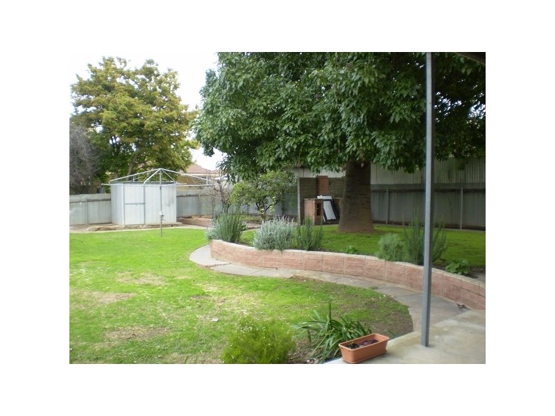 7 Kym Avenue, Valley View SA 5093