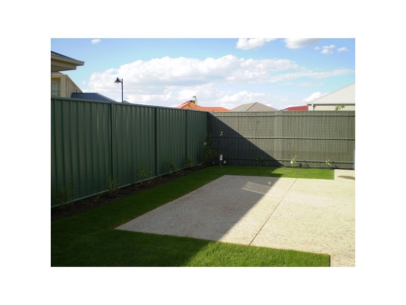 102 Shoalhaven Circuit, Mawson Lakes SA 5095