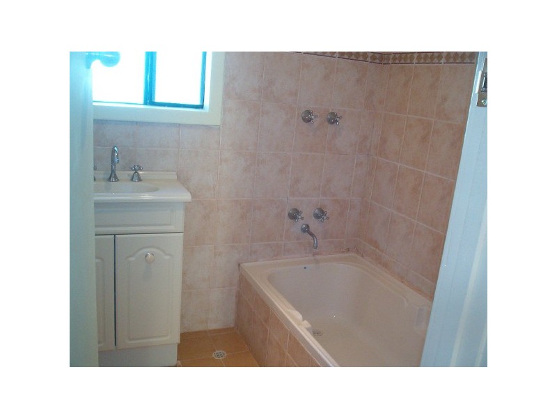 13 Chester Avenue, Clearview SA 5085