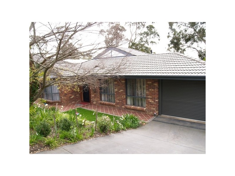 31 Dunalbyn Drive, Aberfoyle Park SA 5159