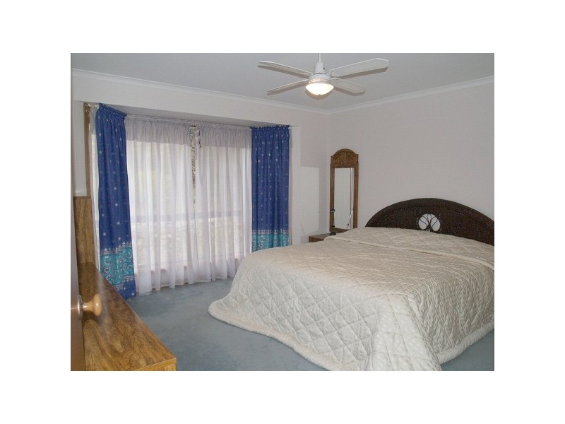 31 Dunalbyn Drive, Aberfoyle Park SA 5159