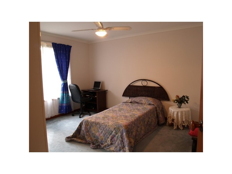 31 Dunalbyn Drive, Aberfoyle Park SA 5159
