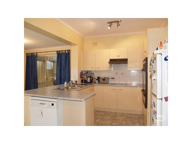 30 Lindsay Avenue, Valley View SA 5093