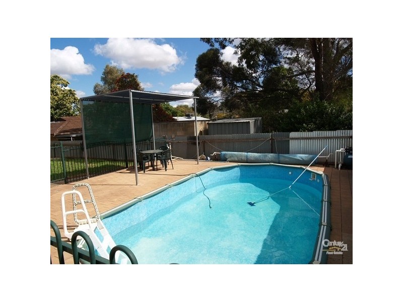 30 Lindsay Avenue, Valley View SA 5093