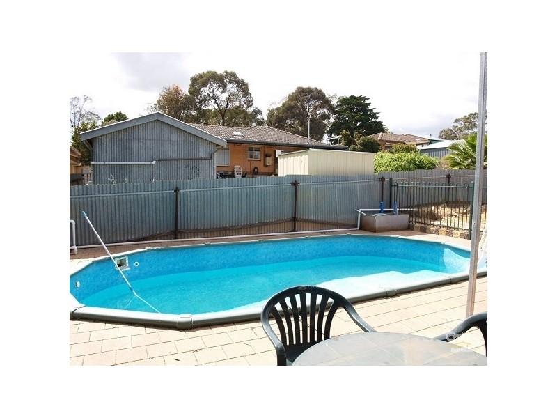 30 Lindsay Avenue, Valley View SA 5093