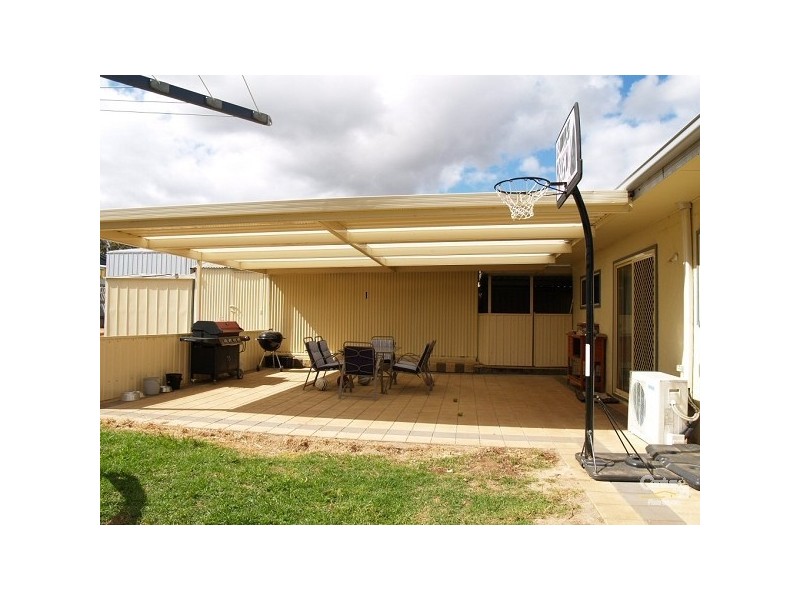 30 Lindsay Avenue, Valley View SA 5093