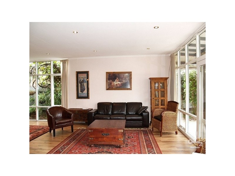 35 Third Avenue, St Peters SA 5069