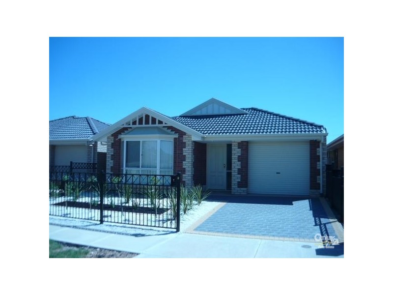 8  Beconsfield Road, Mansfield Park SA 5012