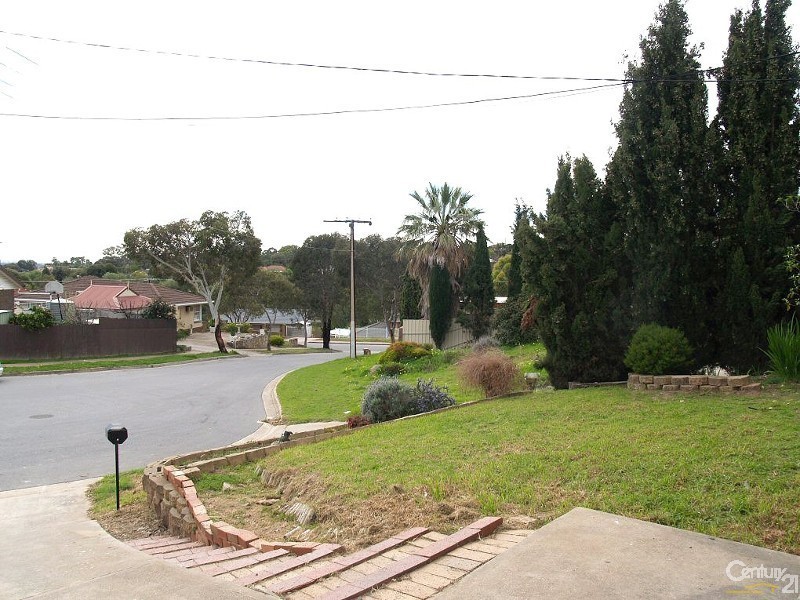 17 Livingstone Ave, Ingle Farm SA 5098