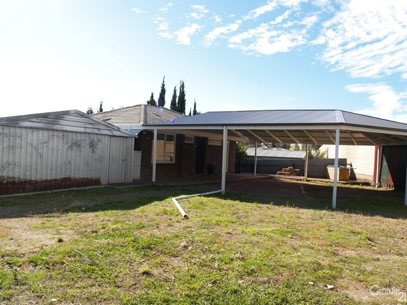 17 Livingstone Ave, Ingle Farm SA 5098
