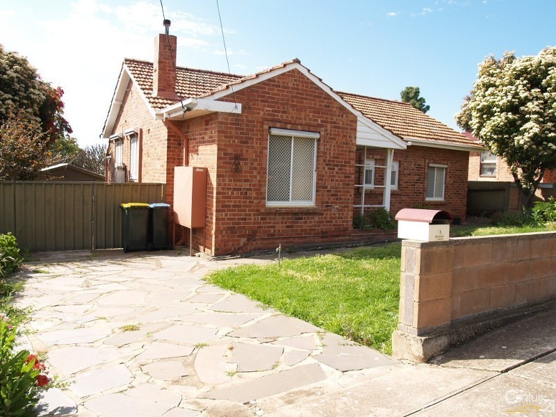 15 Deakin St, Blair Athol SA 5084