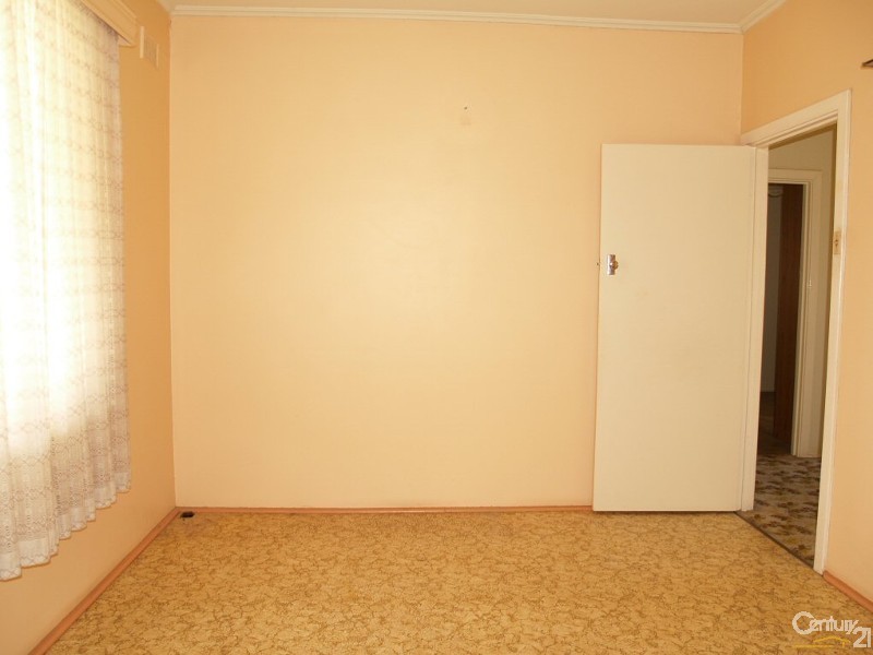 15 Deakin St, Blair Athol SA 5084