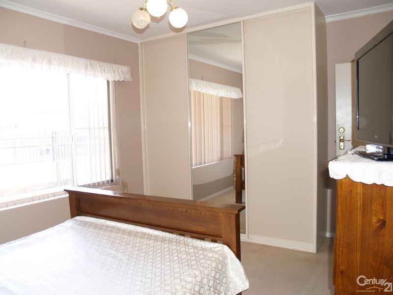 25 Third St, Wingfield SA 5013