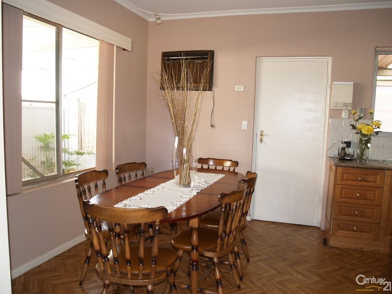 25 Third St, Wingfield SA 5013