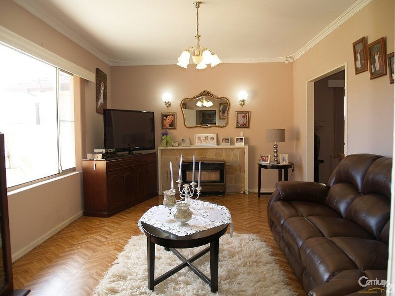 25 Third St, Wingfield SA 5013