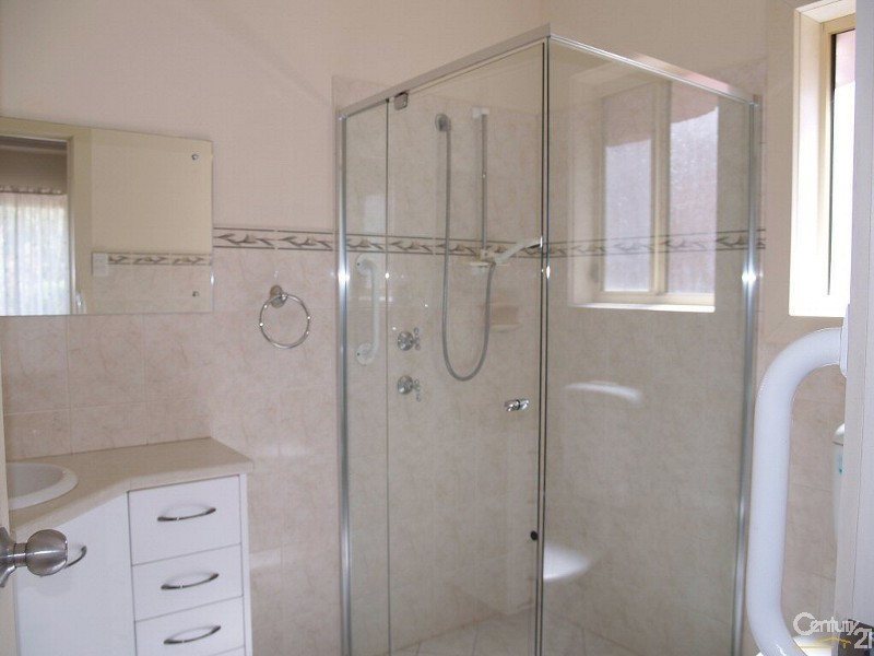 24 Milbank Ave, Gilles Plains SA 5086