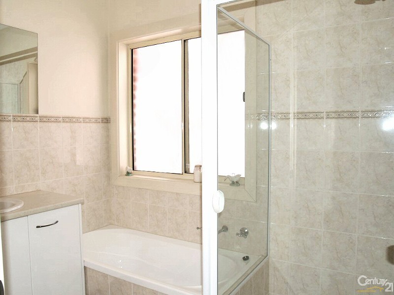 24 Milbank Ave, Gilles Plains SA 5086