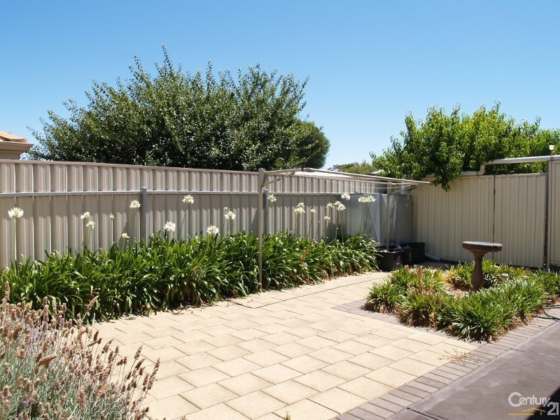 24 Milbank Ave, Gilles Plains SA 5086