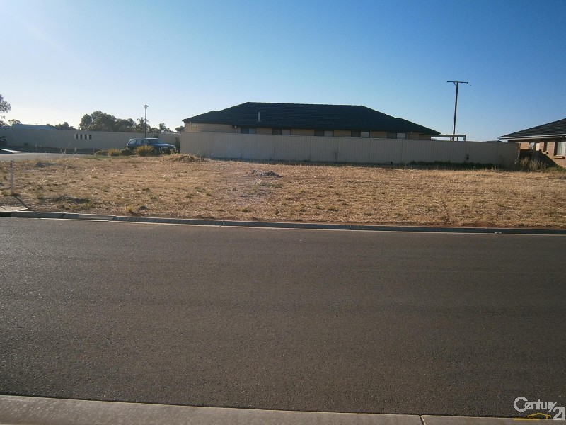 8a Barossa Drive, Munno Para West SA 5115