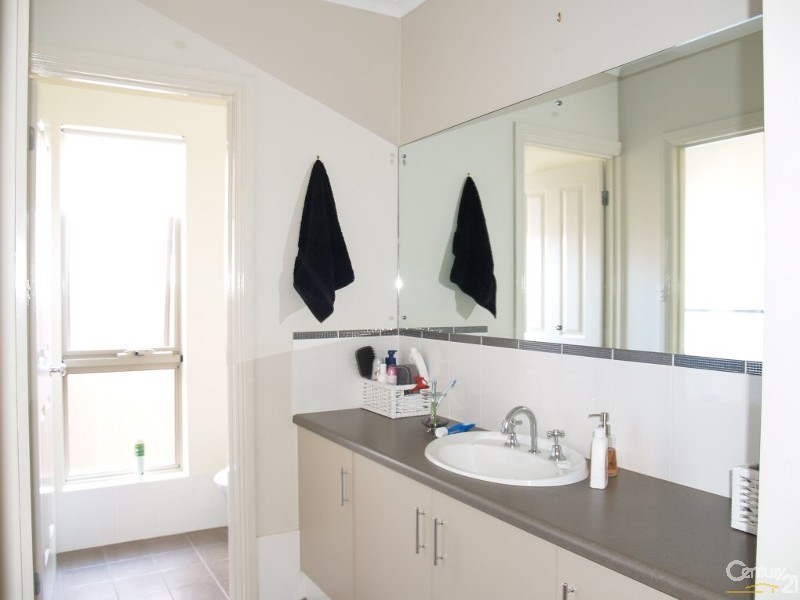 2/51 Cowan St, Angle Park SA 5010