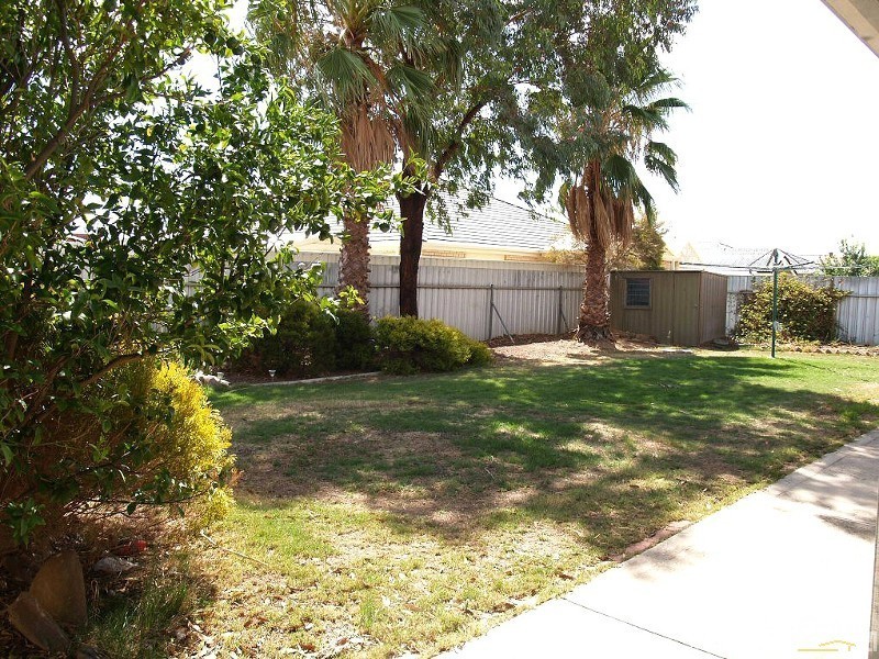 35 Barton Crescent, Burton SA 5110