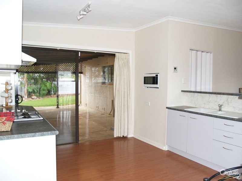 3 Karong Ave, Brahma Lodge SA 5109