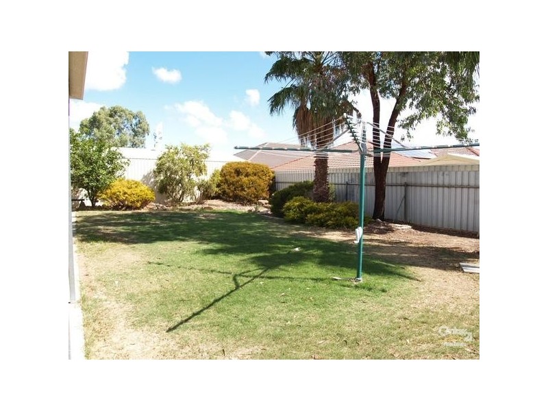 35 Barton Crescent, Burton SA 5110