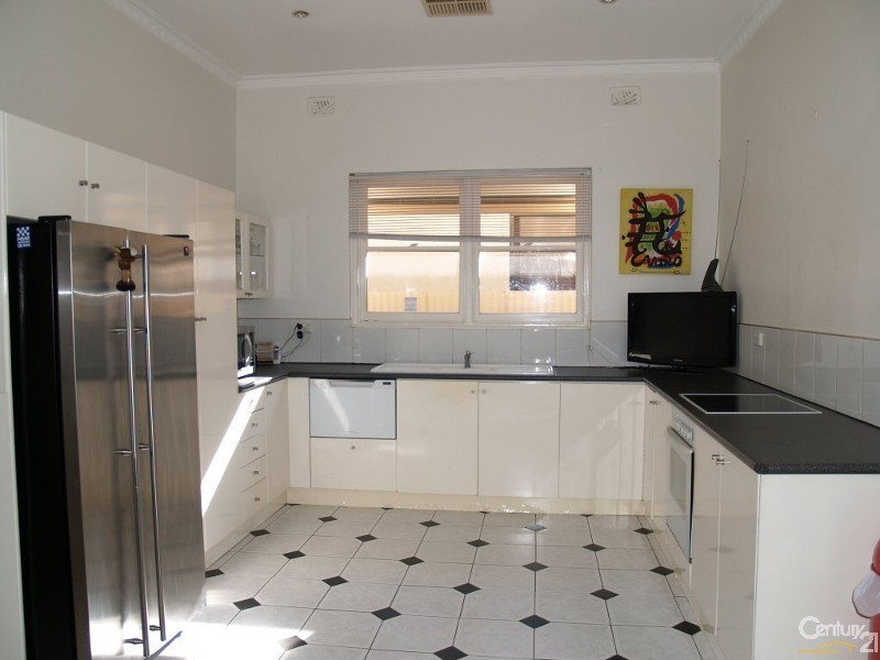 8 Blamey Ave, Broadview SA 5083