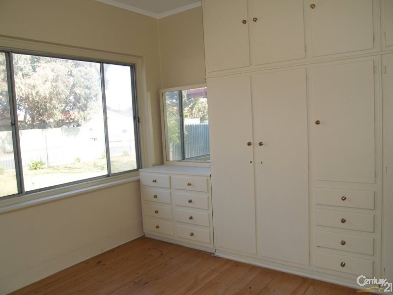 1 Derby St, Albert Park SA 5014