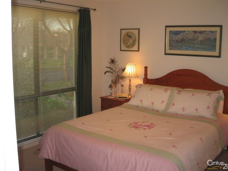 17 Knightsbridge Tce, Oakden SA 5086