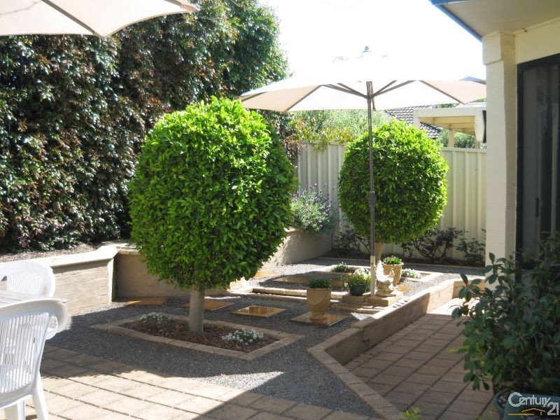 17 Knightsbridge Tce, Oakden SA 5086