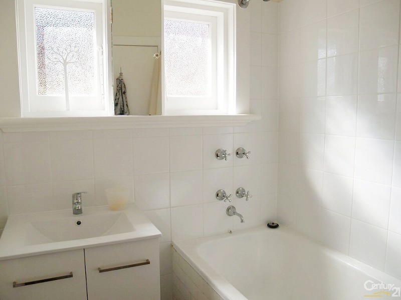 24 Henrietta St, Prospect SA 5082