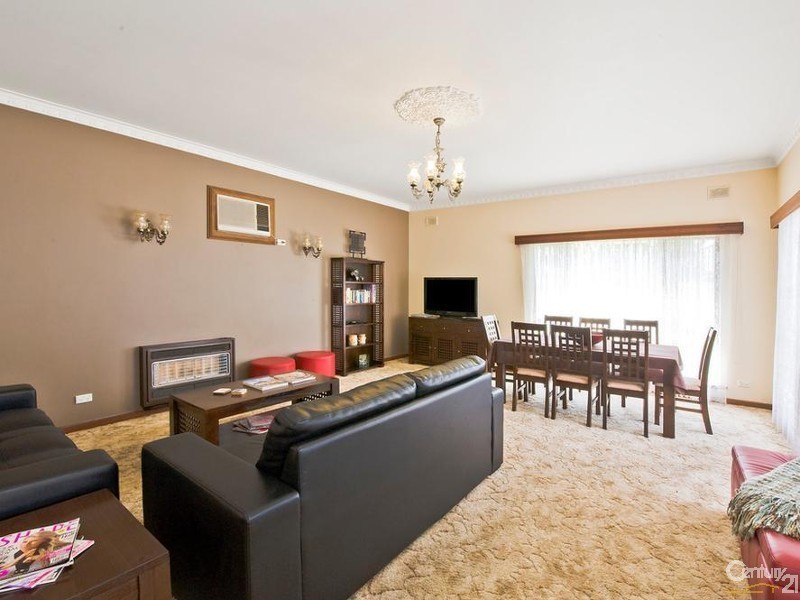 11 Newton Rd, Newton SA 5074