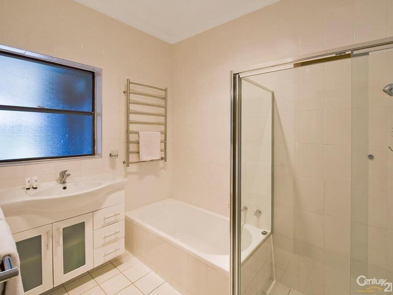 11 Newton Rd, Newton SA 5074