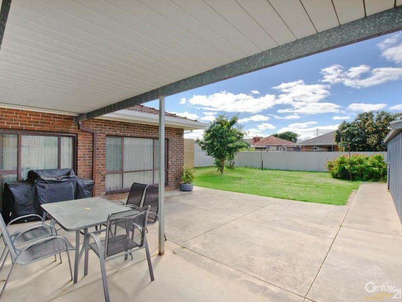 11 Newton Rd, Newton SA 5074