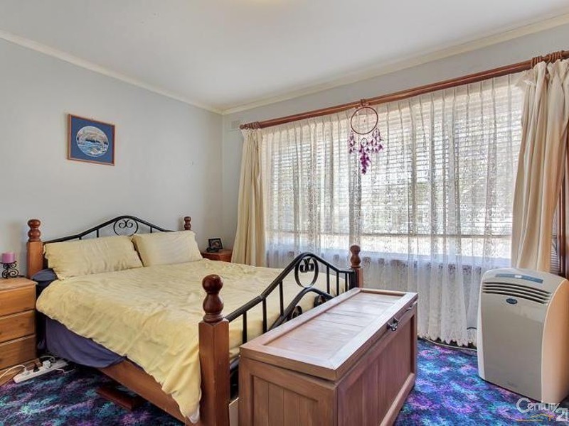 4 Balmoral Rd, Salisbury East SA 5109