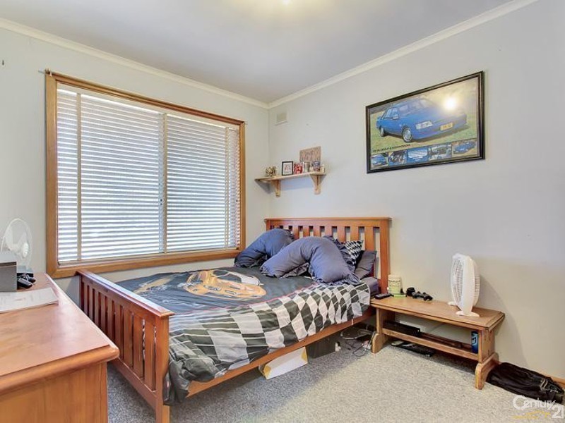 4 Balmoral Rd, Salisbury East SA 5109