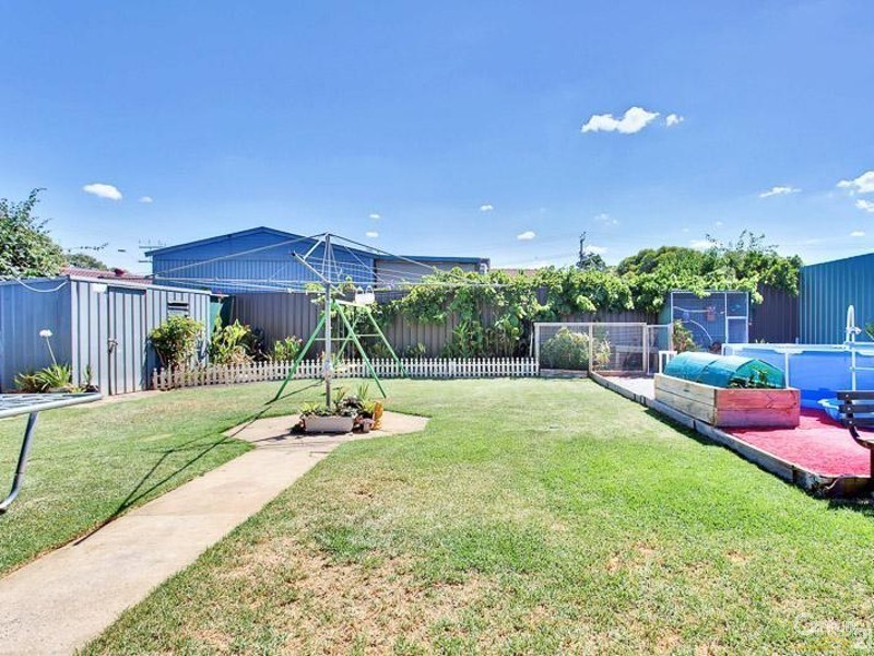 4 Balmoral Rd, Salisbury East SA 5109