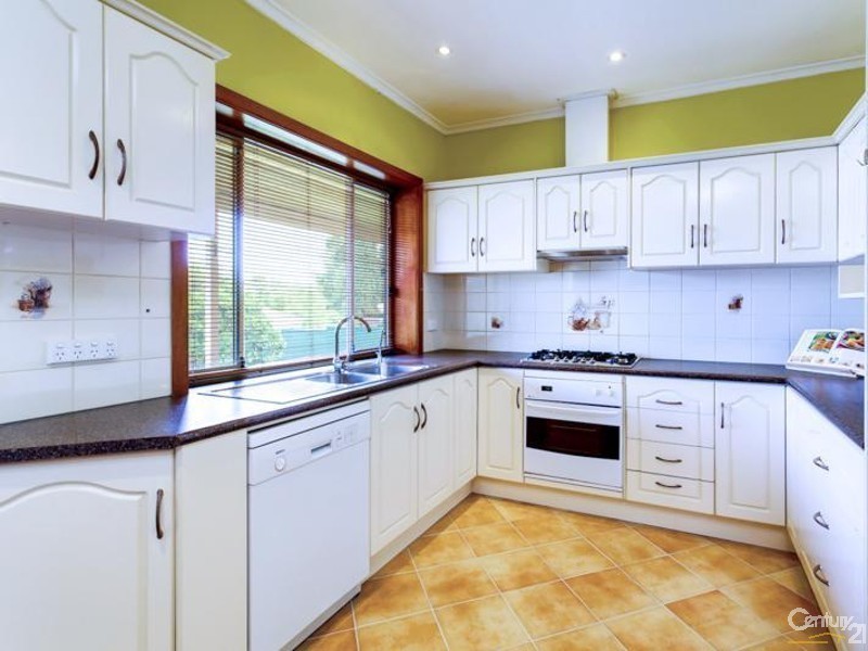 13 Nanette Road, Valley View SA 5093