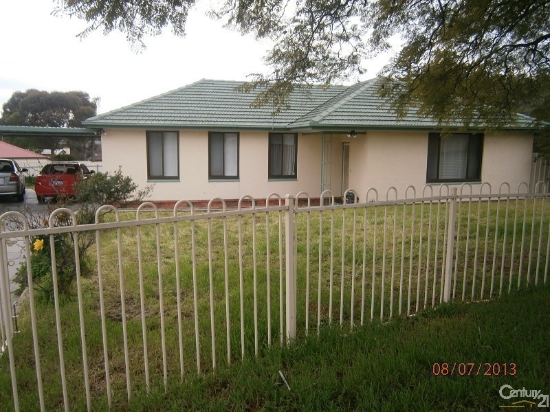 8 FENTON ROAD, Enfield SA 5085