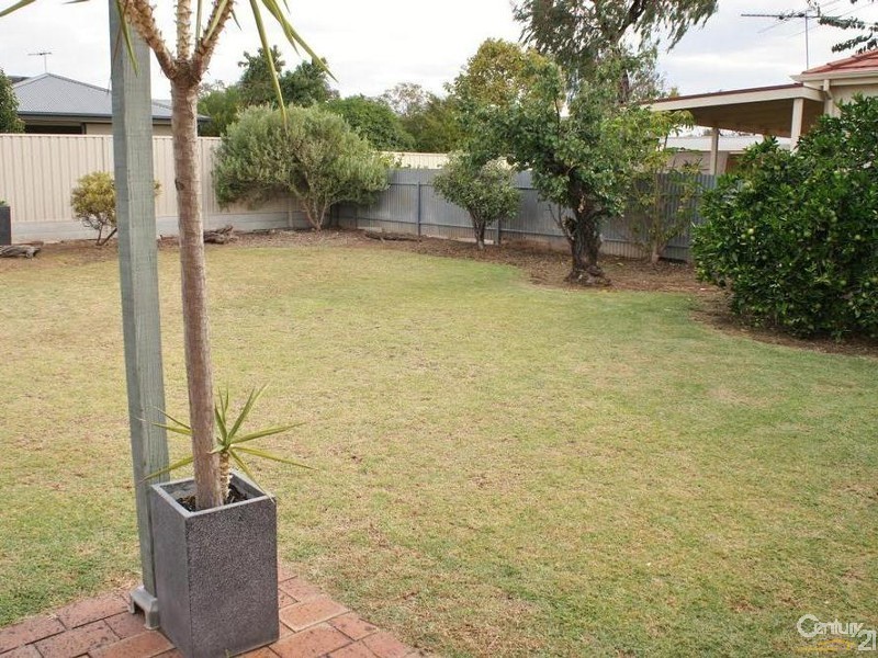 13 FRANCIS AVENUE, Broadview SA 5083