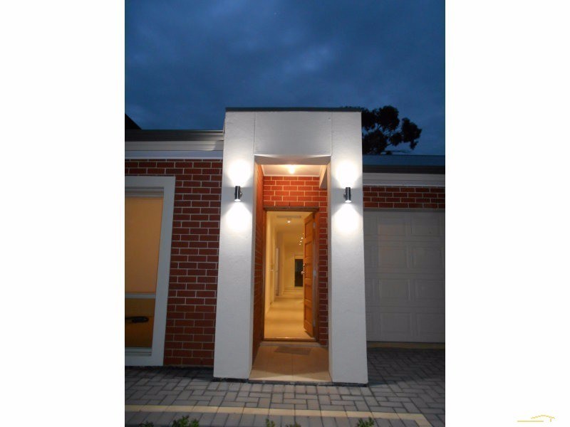 2a McGlasson Ave, Magill SA 5072