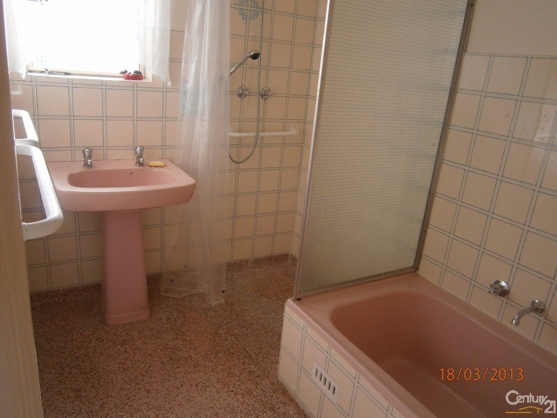 9 Chrysler Rd, Croydon Park SA 5008