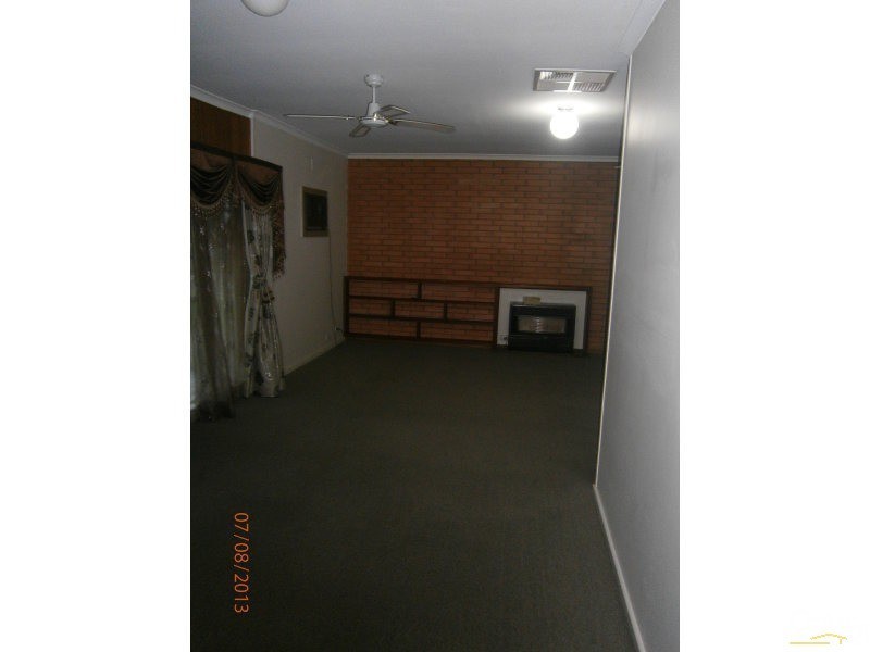 24 Aquamarine Drive, Salisbury East SA 5109