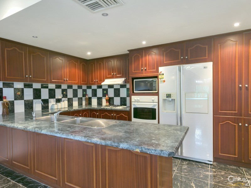 3 Deakin St, Blair Athol SA 5084